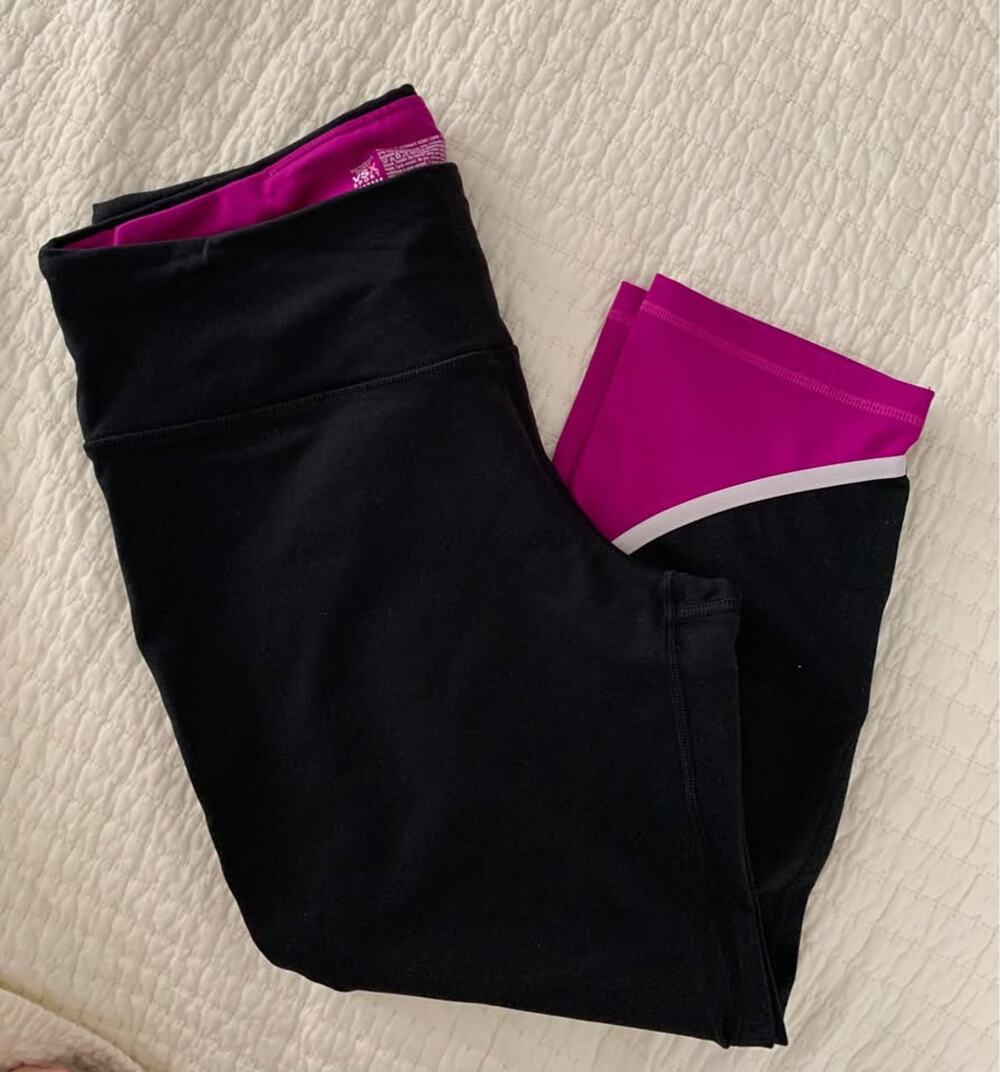 Victoria’s Secret Sports Capri Leggings Large